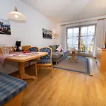 Gemuetliche Bergwiese, 2-raum, Separates Schlafzimmer, Schoenen Balkon Oder Terrasse, Komfort Ausstattung, Ruhige Suedlage, Kostenfrei Wlan Und Schoene Helle Sauna, Broetchenservice, Parkplatz, Hunde Auf Anfrage, E-tankstelle, Sonnenlag * بالديرشفانغ