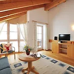 Gemuetliche Bergwiese, 2-raum, Separates Schlafzimmer, Schoenen Balkon Oder Terrasse, Komfort Ausstattung, Ruhige Suedlage, Kostenfrei Wlan Und Schoene Helle Sauna, Broetchenservice, Parkplatz, Hunde Auf Anfrage, E-tankstelle, Sonnenlag شقة