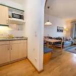 Gemuetliche Bergwiese, 2-raum, Separates Schlafzimmer, Schoenen Balkon Oder Terrasse, Komfort Ausstattung, Ruhige Suedlage, Kostenfrei Wlan Und Schoene Helle Sauna, Broetchenservice, Parkplatz, Hunde Auf Anfrage, E-tankstelle, Sonnenlag