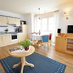 Gemuetliche Bergwiese, 2-raum, Separates Schlafzimmer, Schoenen Balkon Oder Terrasse, Komfort Ausstattung, Ruhige Suedlage, Kostenfrei Wlan Und Schoene Helle Sauna, Broetchenservice, Parkplatz, Hunde Auf Anfrage, E-tankstelle, Sonnenlag באלדרשוואנג