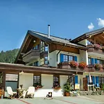 Gemuetliche Bergwiese, 2-raum, Separates Schlafzimmer, Schoenen Balkon Oder Terrasse, Komfort Ausstattung, Ruhige Suedlage, Kostenfrei Wlan Und Schoene Helle Sauna, Broetchenservice, Parkplatz, Hunde Auf Anfrage, E-tankstelle, Sonnenlag *