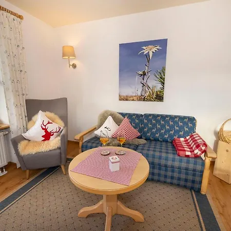 Gemuetliche Bergwiese, 2-raum, Separates Schlafzimmer, Schoenen Balkon Oder Terrasse, Komfort Ausstattung, Ruhige Suedlage, Kostenfrei Wlan Und Schoene Helle Sauna, Broetchenservice, Parkplatz, Hunde Auf Anfrage, E-tankstelle, Sonnenlag באלדרשוואנג